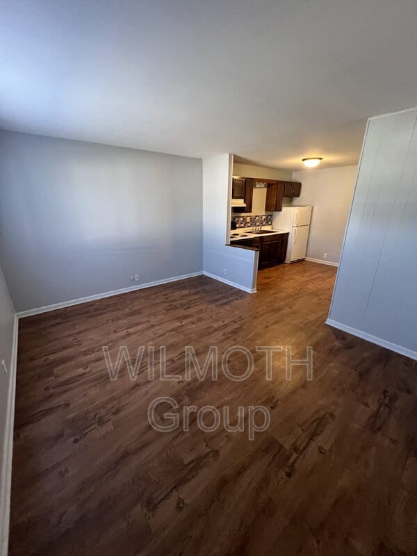 Building Photo - 318 N Clark St