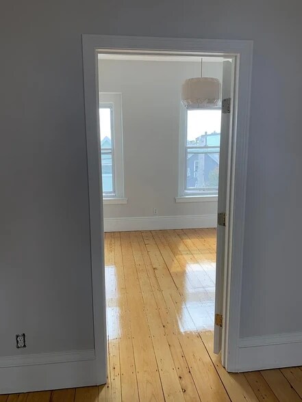 Building Photo - 147 Princeton St