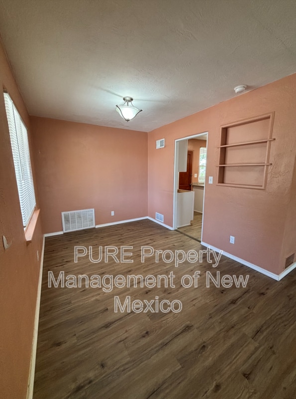 Building Photo - 1104 Acoma Pl