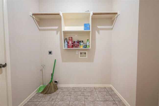 Building Photo - 8923 Aber Trail Ct