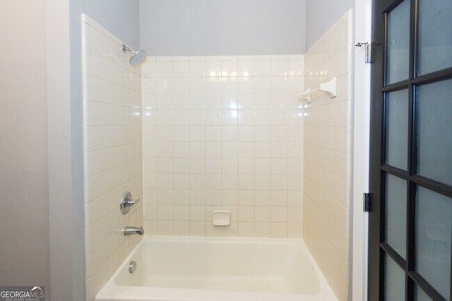 Building Photo - 1195 Milton Terrace SE