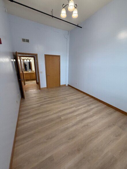 Building Photo - 720 S Marquette St