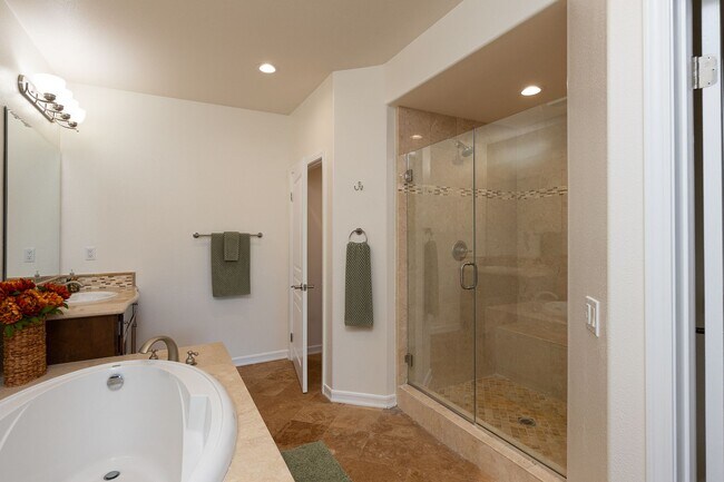 Building Photo - 3 Bedroom + 2 Bathroom Condo | Seabridge | Oxnard | Unfurnished