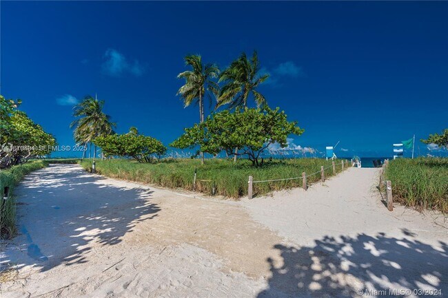 Building Photo - 10185 Collins Ave