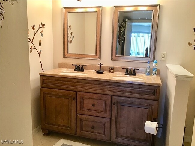 Building Photo - 440 Fox Haven Dr