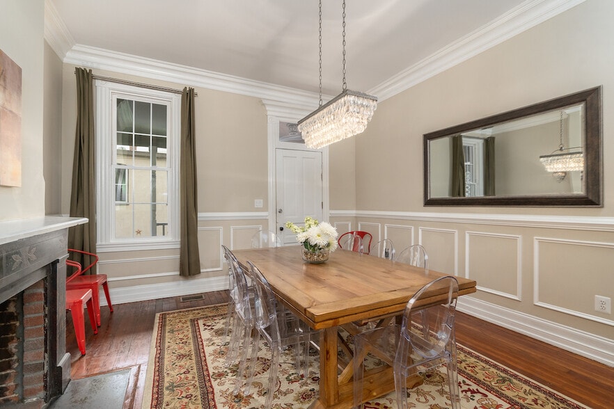 dining room - 403 P St NW