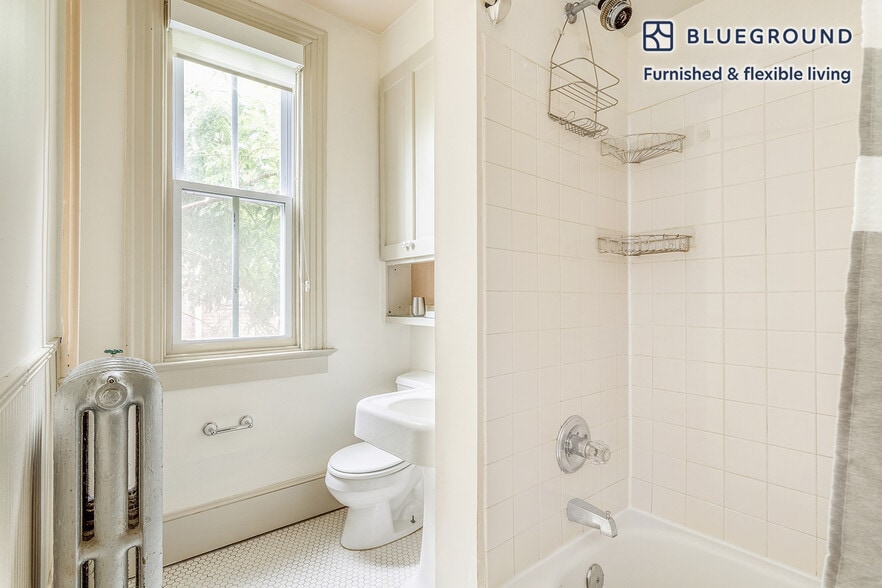 Building Photo - 1503 Vermont Ave NW