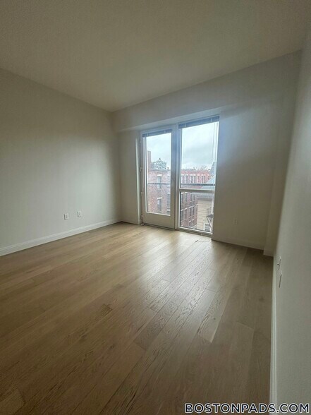 Building Photo - 55 Brighton Ave