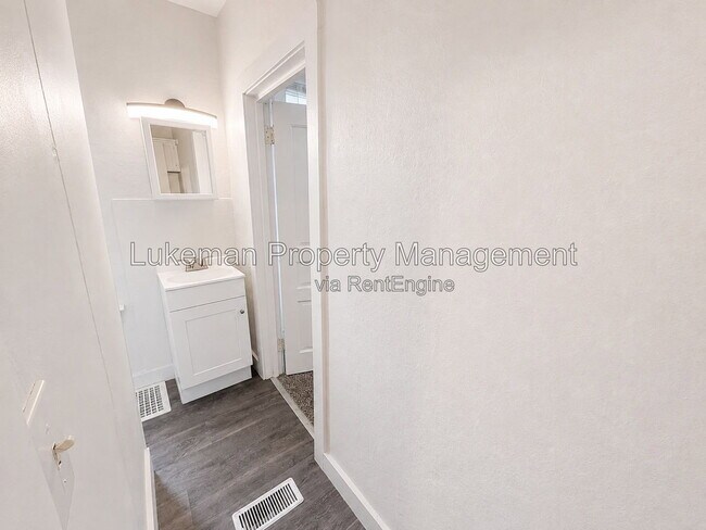 Building Photo - 2301 Mt Olivet Rd
