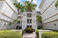 Building Photo - 45 Riverview Bend S