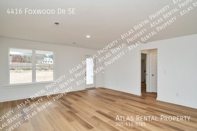 Building Photo - 4416 Foxwood Dr SE