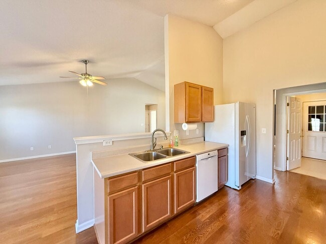 Building Photo - Charming 3BD, 2BA Fuquay-Varina Home with Fenced Backyard and Modern Upgrades