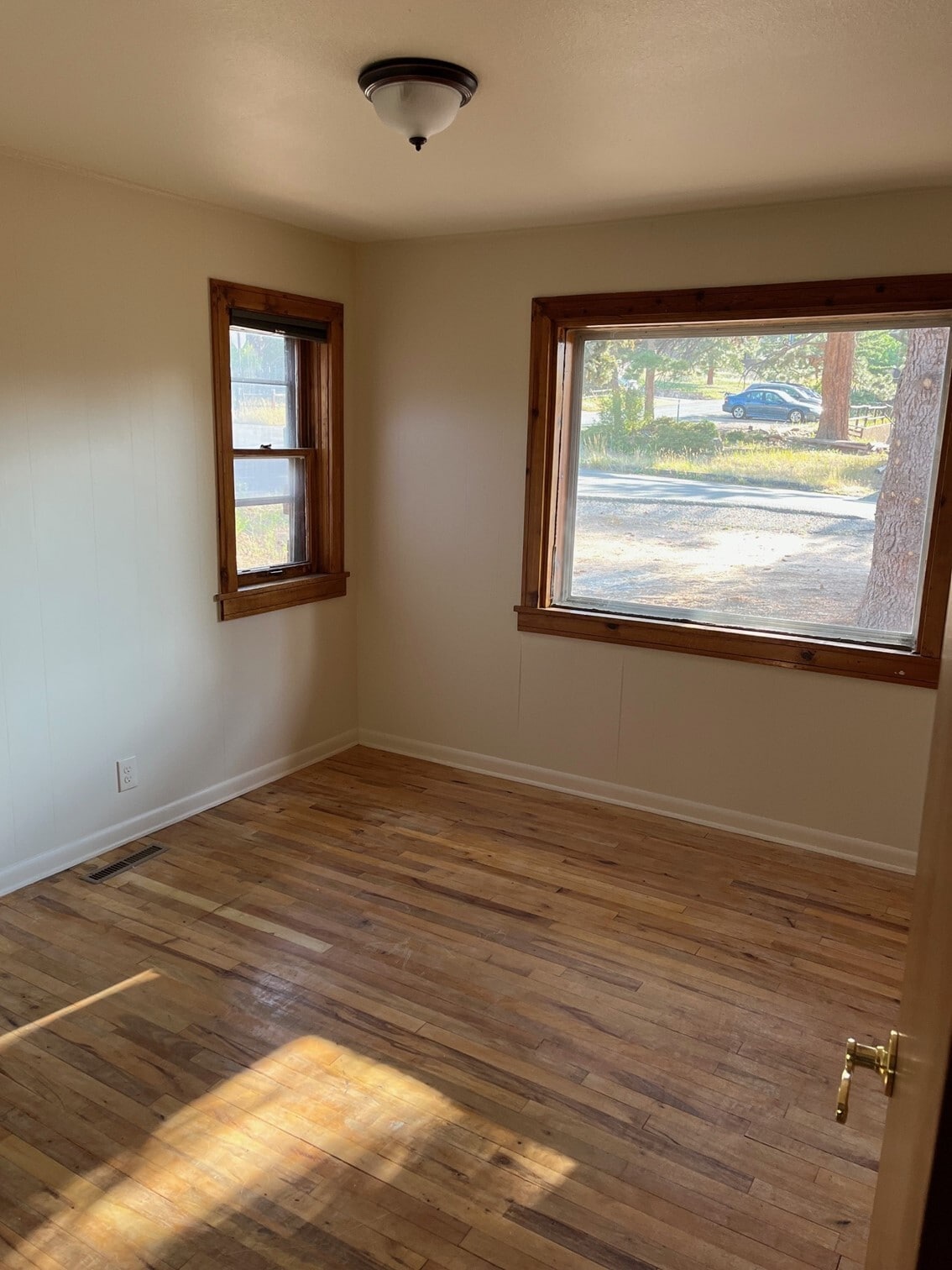 Downstairs Bedroom - 604 Aspen Ave