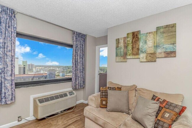 Building Photo - 2500b N Ocean Blvd