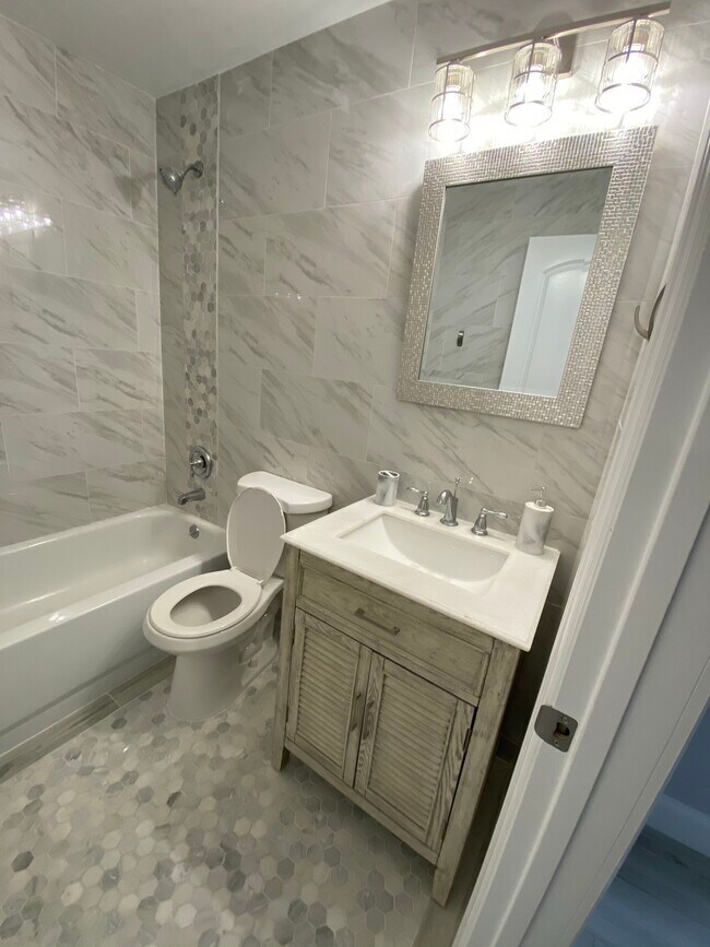 Bathroom - 333 SE Martin Ave