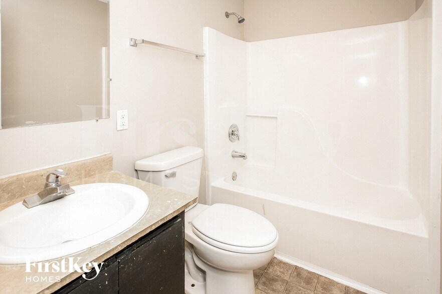 Building Photo - 5314 Traditions Dr