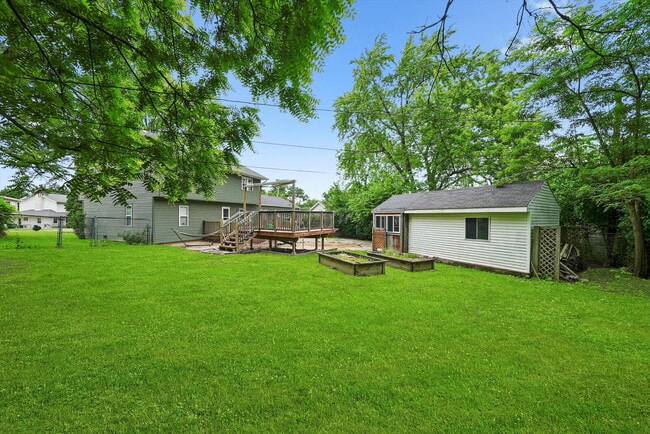 Building Photo - Stylish 4-Bedroom Home with Room to Work, ...