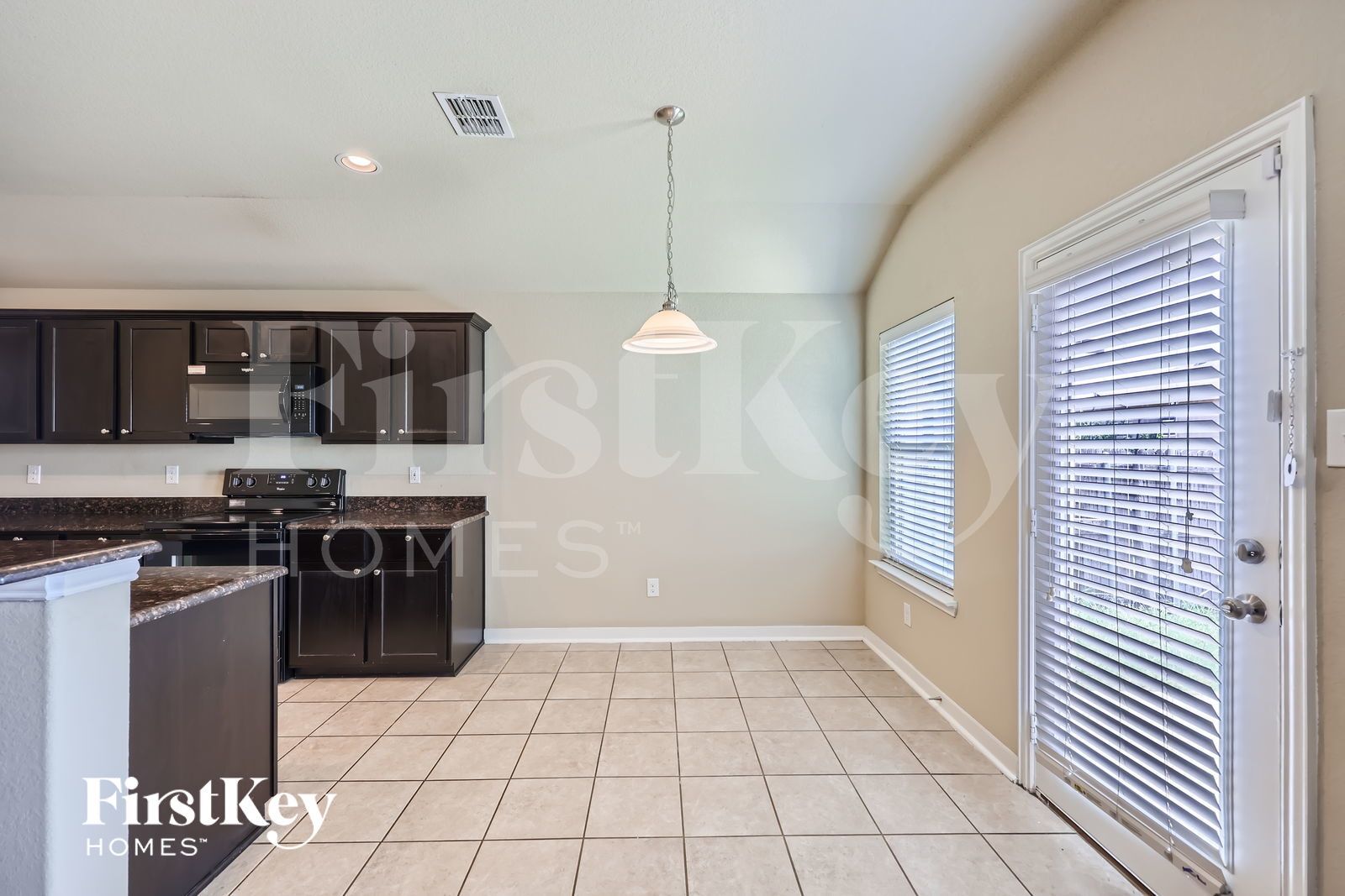 Building Photo - 3613 Cayman Dr