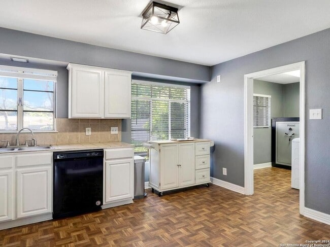 Building Photo - BEAUTIFUL TERRELL HEIGHTS 2-BEDROOM HOME ON LARGE CORNER LOT