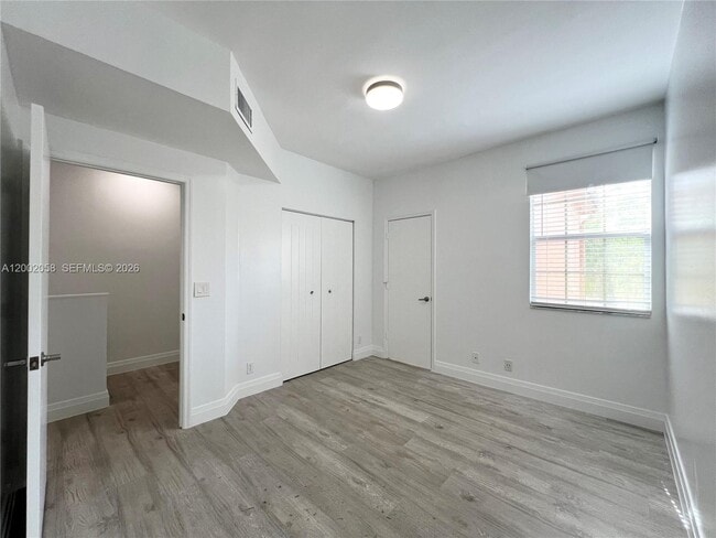 Building Photo - 1524 Coronado Rd