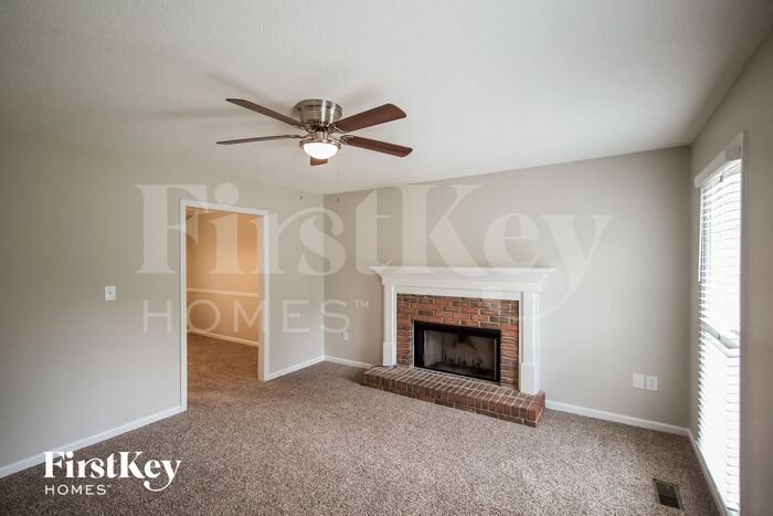 Building Photo - 2301 Buckingham Pl
