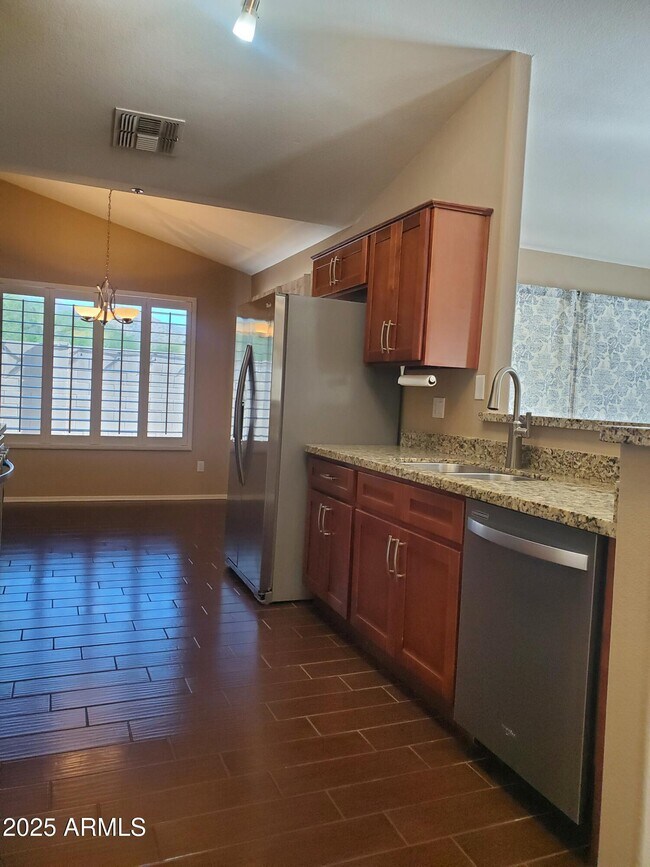 Building Photo - 12059 N 110th St