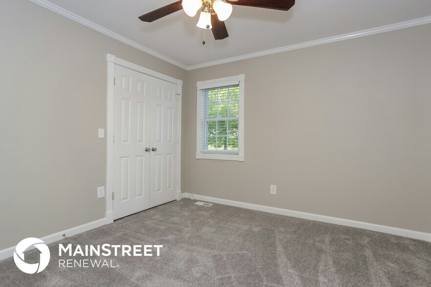 Building Photo - 147 Acorn Dr