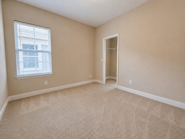 Building Photo - 14225 Walcott Avenue