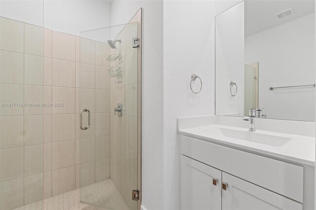 Building Photo - 210 SW 170th Ave