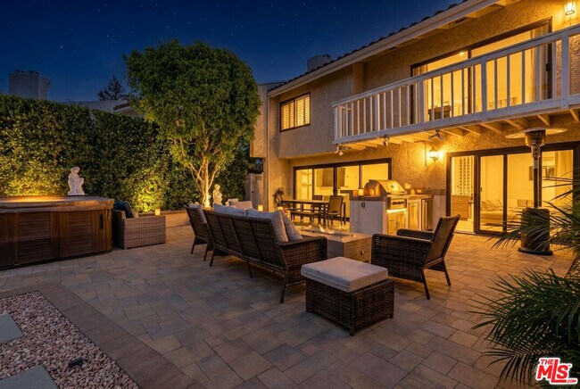 Building Photo - 2637 Angelo Dr