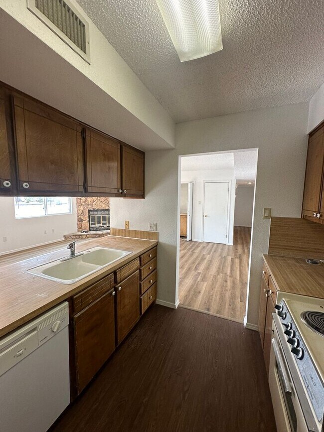 Building Photo - 313 Innsdale Terrace