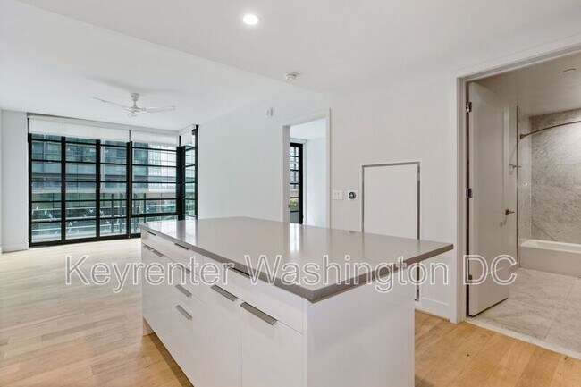 Building Photo - 45 Sutton Square SW