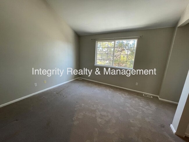 Building Photo - 9106 W Phillips Dr