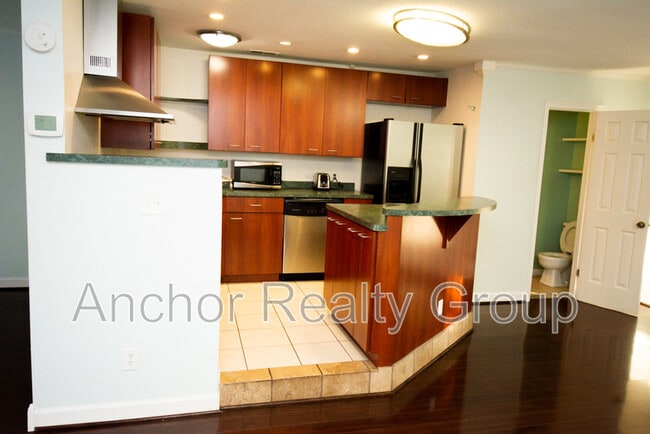 Building Photo - 304 Falling Ln