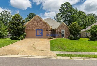 Building Photo - 3 Bed/2 Bath Home in Reservoir East of Brandon