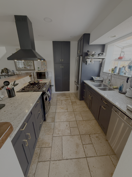 kitchen - 4626 MacArthur Ln