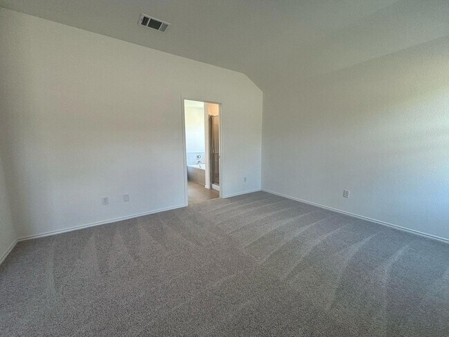Building Photo - 275 Keefer
