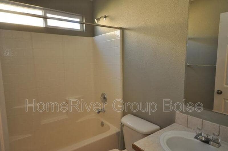 Building Photo - 16870 N Barrymore Dr