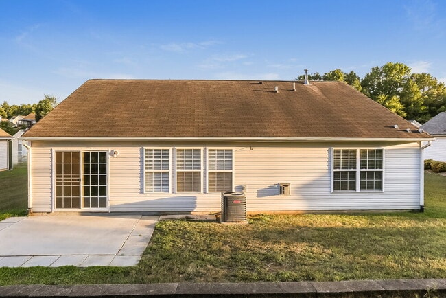 Building Photo - 5207 Hildreth Court