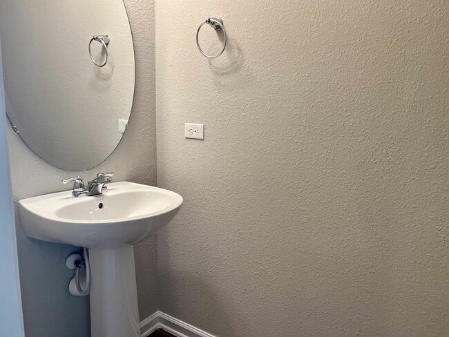 Building Photo - 7155 Jareth Dr