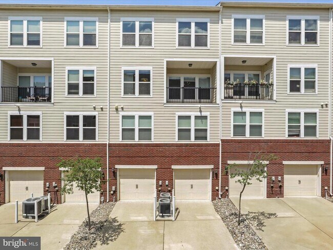 Building Photo - 3037 Rittenhouse Cir