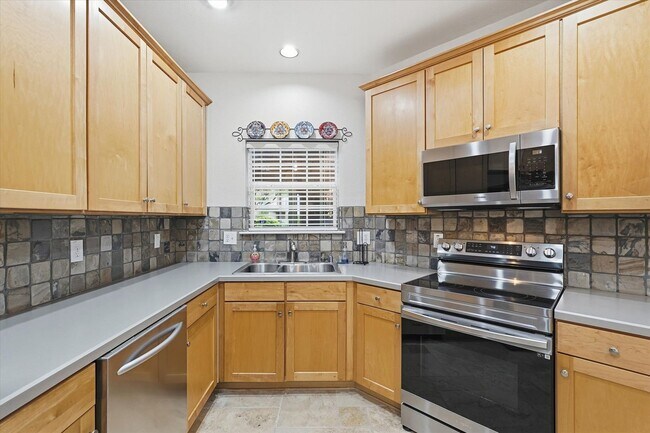 Building Photo - Beautiful 3-Bedroom, 2.5-Bath Townhouse in Plano ISD