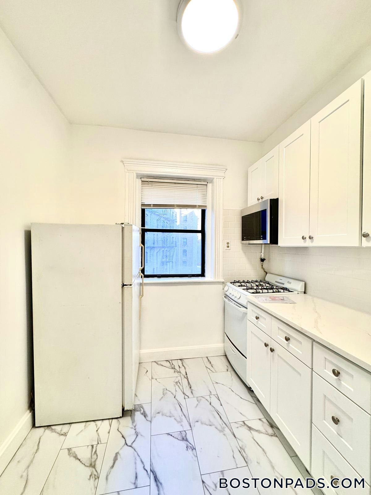 Building Photo - 52 Charlesgate W