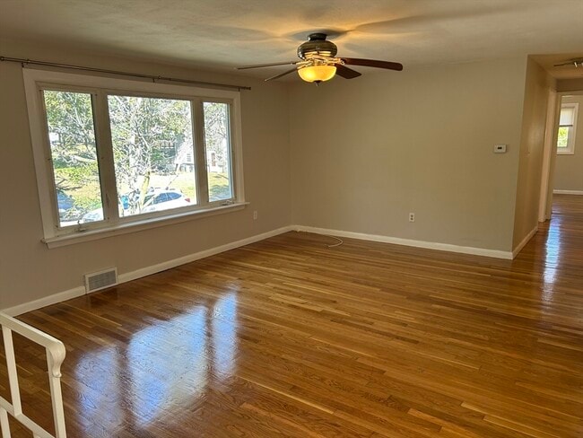 Building Photo - 44 Carruth St