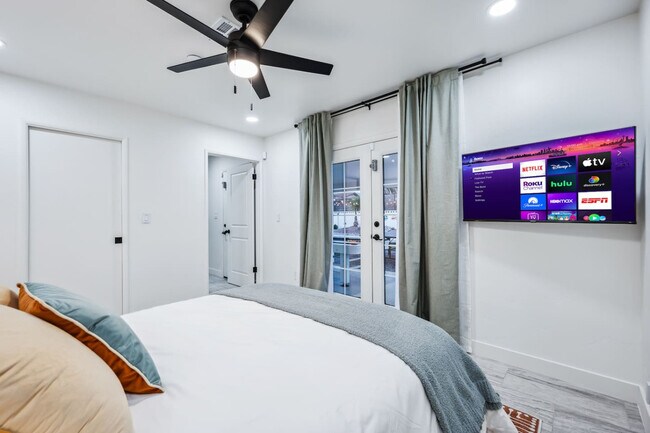 Building Photo - 131 Mescal Loop