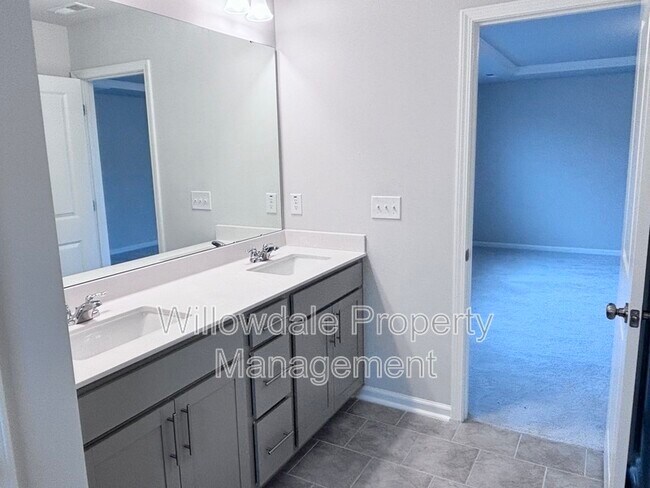 Building Photo - 913 Aspen Pointe Trl