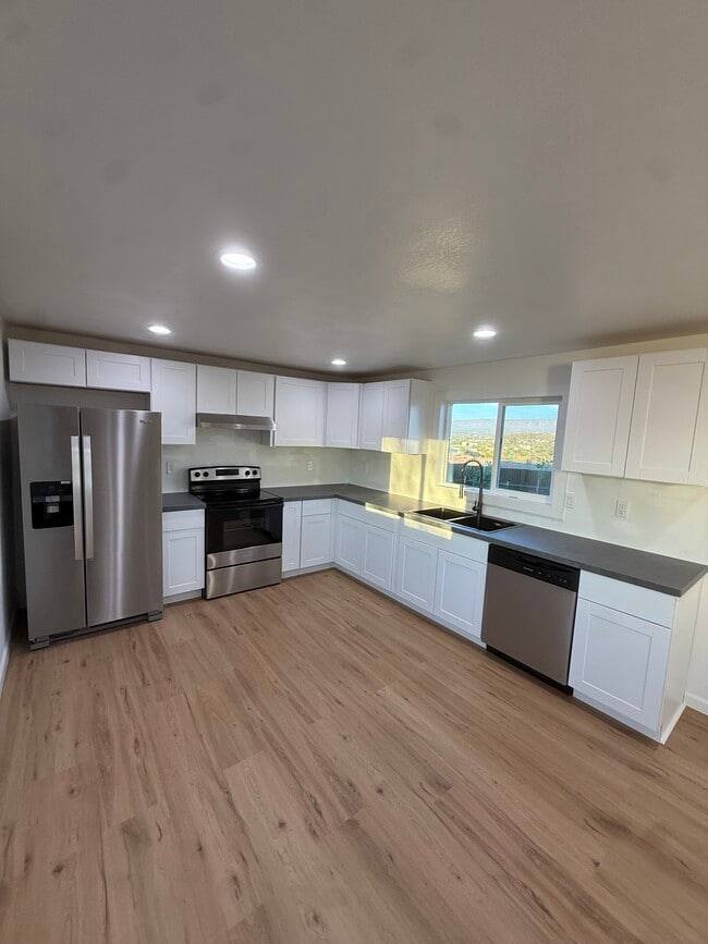 Building Photo - 46633 N 41st Ave