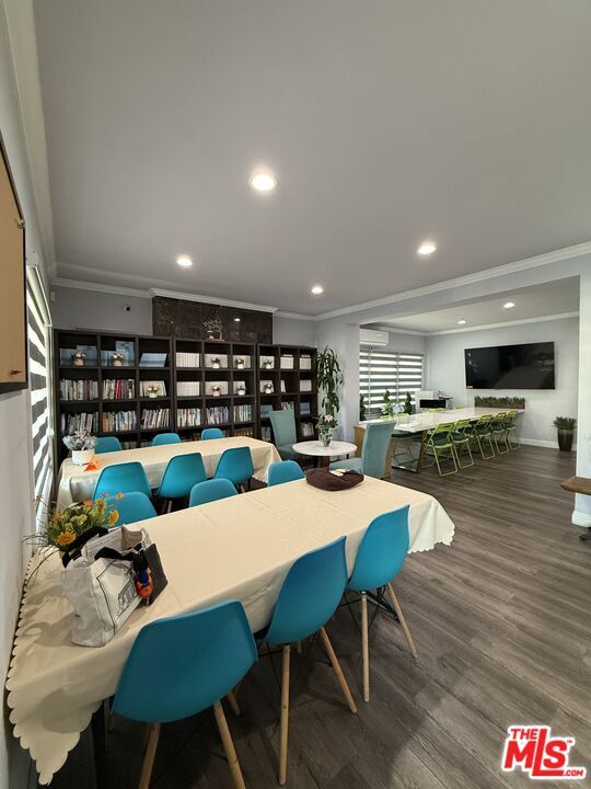 Building Photo - 731 Crenshaw Blvd