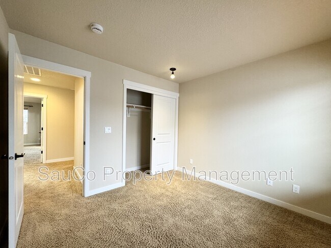 Building Photo - 322 SW Marsuda Terrace