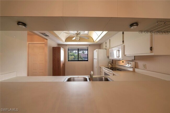 Building Photo - 6300 Sugar Bush Ln